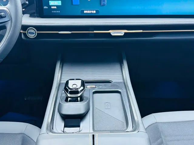 Ford Edge — Фото автомобиля 9