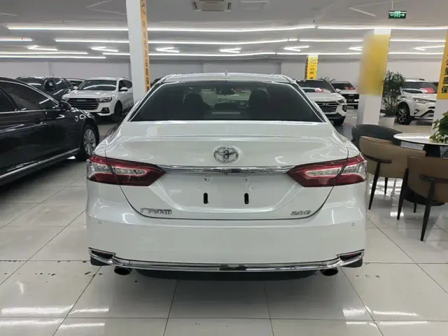 Toyota Camry — Фото автомобиля 5