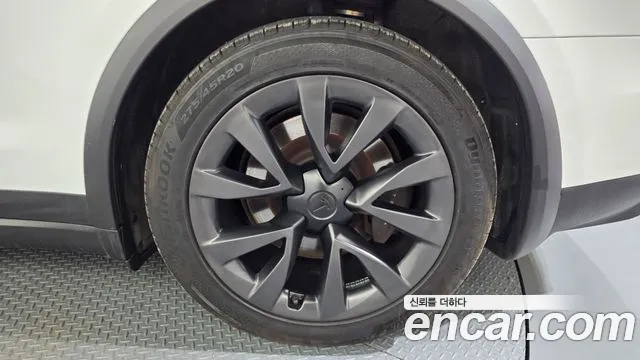 Tesla Model X — Фото автомобиля 22