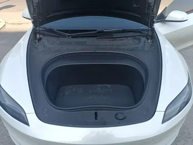 Tesla Model 3 — Фото автомобиля 19
