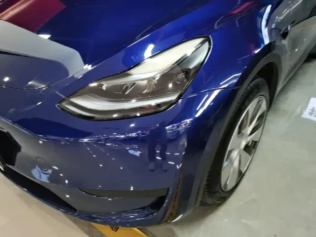 Tesla Model Y — Фото автомобиля 23