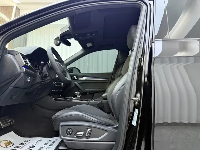 Audi Q5L Sportback — Фото автомобиля 4