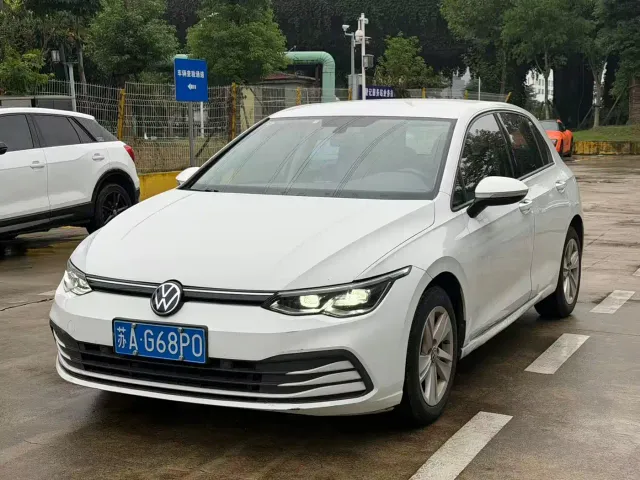 Фотография автомобиля — Volkswagen Golf