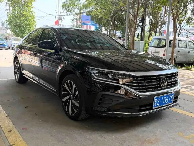 Volkswagen Passat — Фото автомобиля 5
