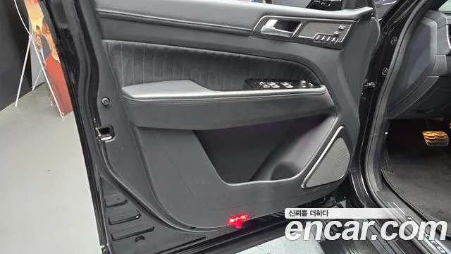 KG_Mobility_Ssangyong Rexton Rexton Arena Дизель 2.2 4WD — Фото автомобиля 24