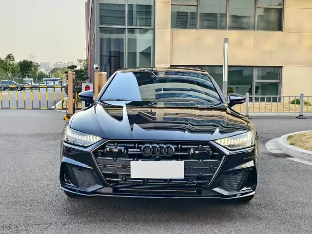 Audi A7L — Фото автомобиля 2