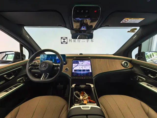 Mercedes-Benz EQE SUV — Фото автомобиля 5