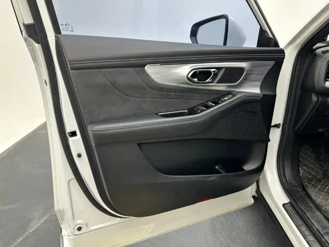 GAC Trumpchi GS8 — Фото автомобиля 12