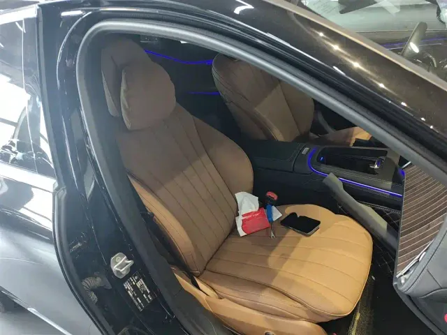 Mercedes-Benz E-Class — Фото автомобиля 19