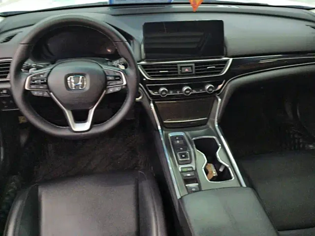 Honda Accord — Фото автомобиля 12