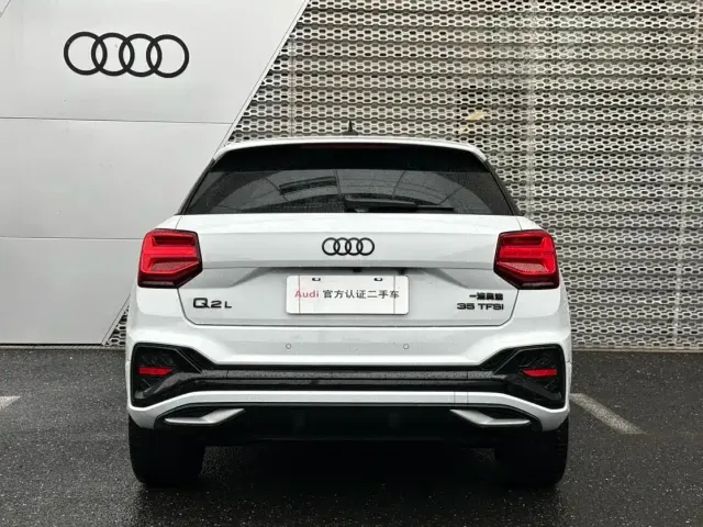 Audi Q2L — Фото автомобиля 5