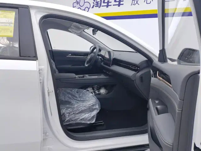 Wuling Starlight — Фото автомобиля 8