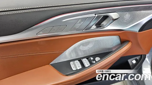 BMW 8 Series G15 — Фото автомобиля 29
