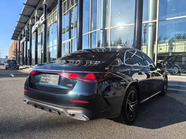 Mercedes-Benz E-Class — Фото автомобиля 6