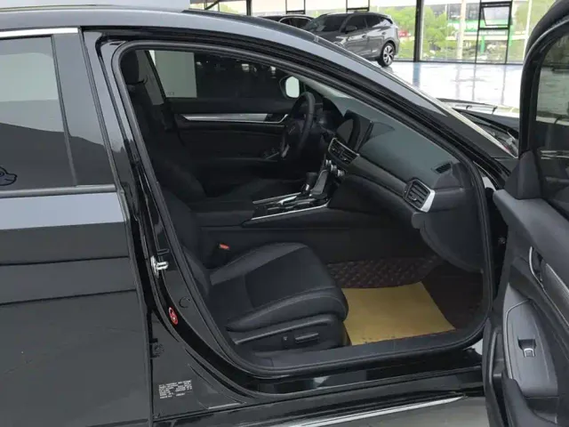Honda Accord — Фото автомобиля 8