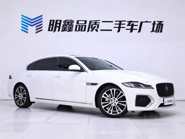 Jaguar XFL — Фото автомобиля 5