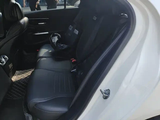 Mercedes-Benz C-Class — Фото автомобиля 16