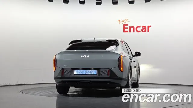 Kia EV4 — Фото автомобиля 4