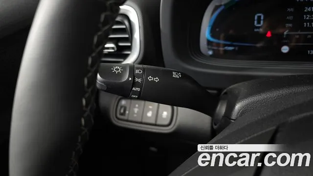 Hyundai Venue — Фото автомобиля 29
