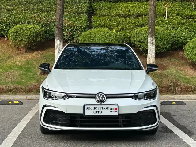 Volkswagen Golf — Фото автомобиля 2