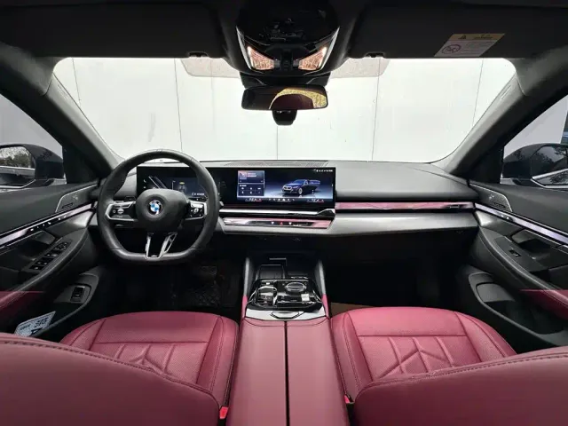 BMW 5 Series — Фото автомобиля 15