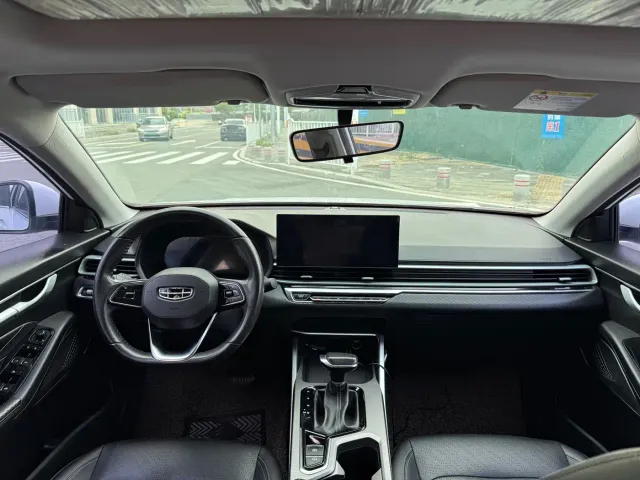 Geely Emgrand — Фото автомобиля 5