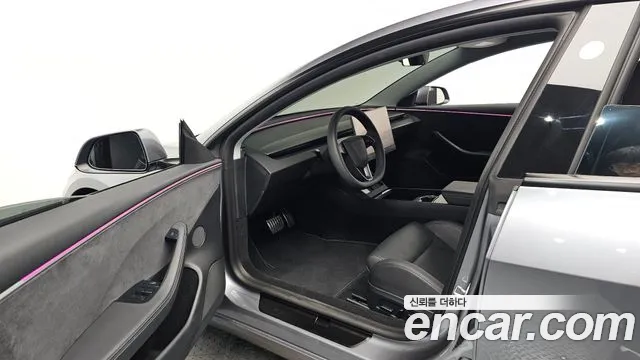 Tesla Model 3 — Фото автомобиля 9