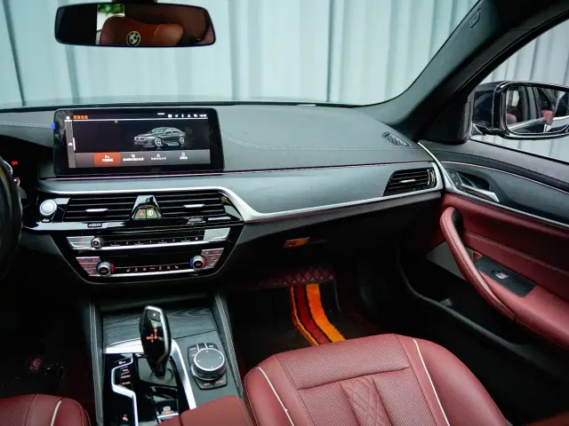 BMW 5 Series — Фото автомобиля 7