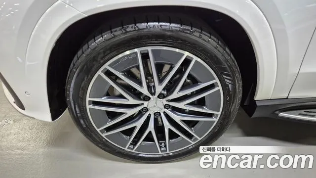 Mercedes-Benz GLE-Class — Фото автомобиля 5