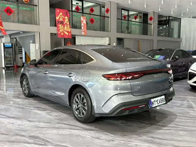 BYD Qin L — Фото автомобиля 29