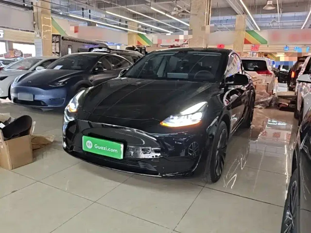 Фотография автомобиля — Tesla Model Y