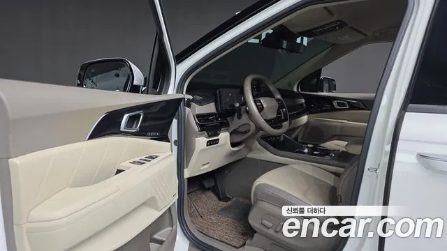 Kia Carnival Generation 4 — Фото автомобиля 10