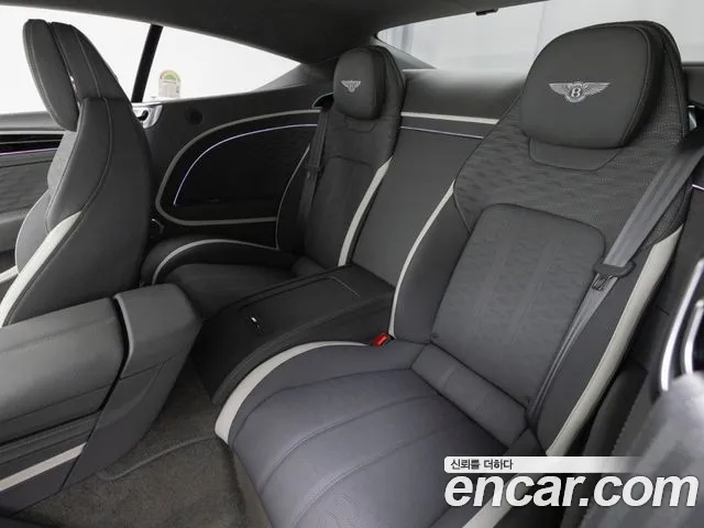 Bentley Continental — Фото автомобиля 12