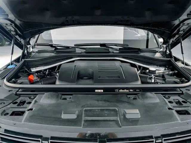 Land Rover Range Rover Sport — Фото автомобиля 25