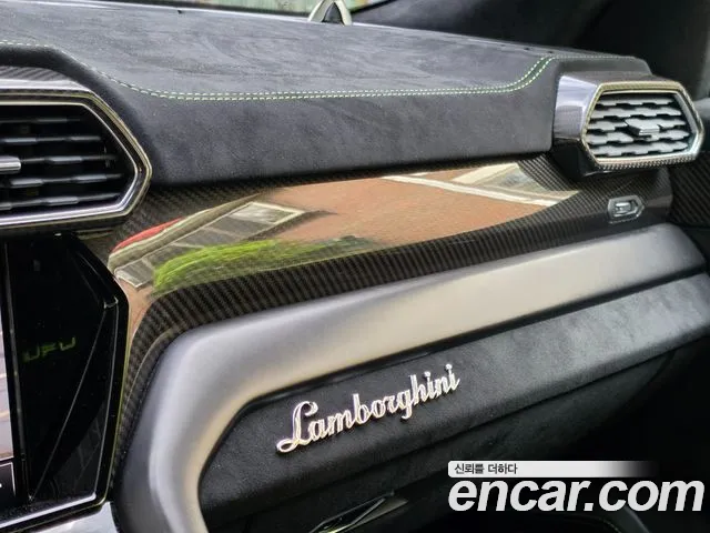 Lamborghini Urus — Фото автомобиля 10