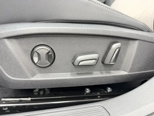 Volkswagen Lavida — Фото автомобиля 18