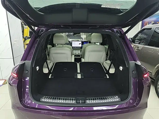Li Auto L8 — Фото автомобиля 18