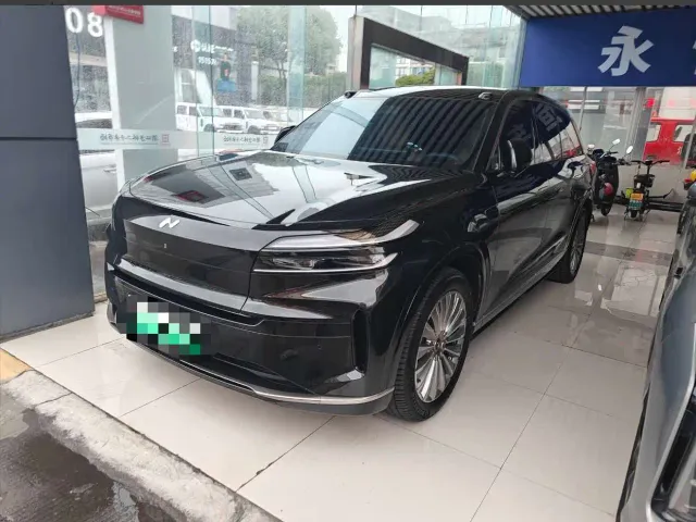 Фотография автомобиля — Onvo L90