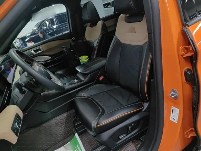 Ford Explorer — Фото автомобиля 14