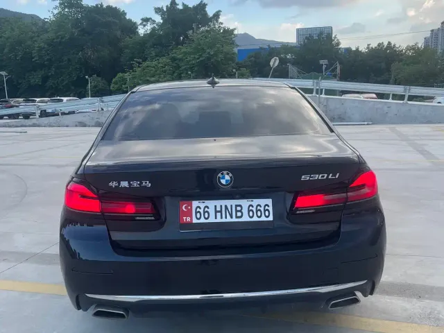 BMW 5 Series — Фото автомобиля 8