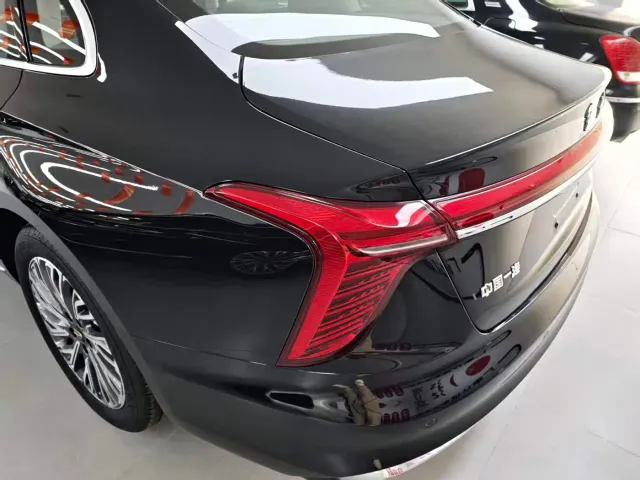 Hongqi H5 — Фото автомобиля 4