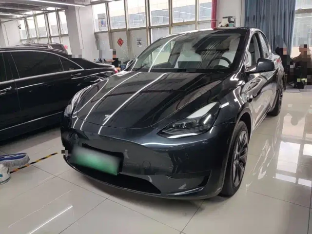 Фотография автомобиля — Tesla Model Y