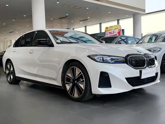 BMW i3 — Фото автомобиля 3