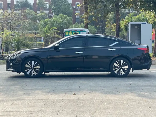 Nissan Teana — Фото автомобиля 4