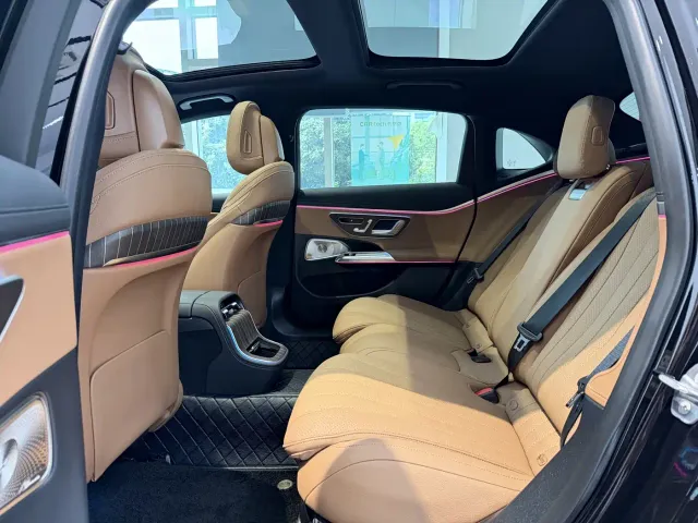 Mercedes-Benz E-Class — Фото автомобиля 19