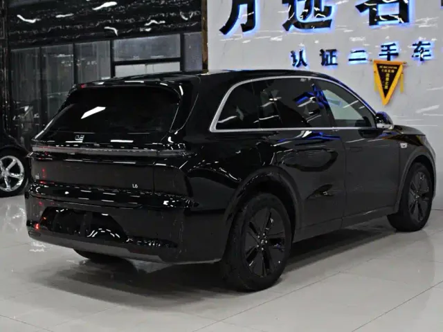 Li Auto L6 — Фото автомобиля 13