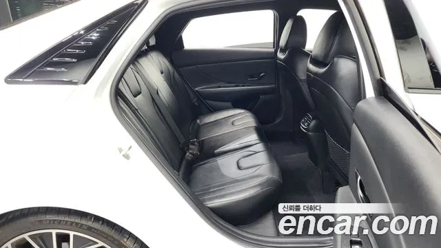 Hyundai AVANTE — Фото автомобиля 18