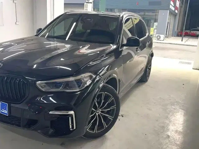 Фотография автомобиля — BMW X5