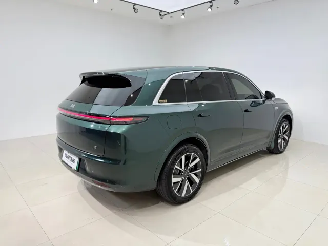 Li Auto L7 — Фото автомобиля 6