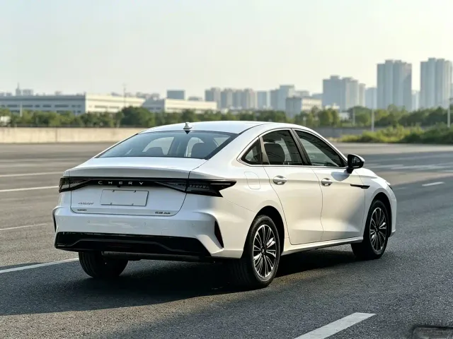 Chery Fulwin A8 — Фото автомобиля 7